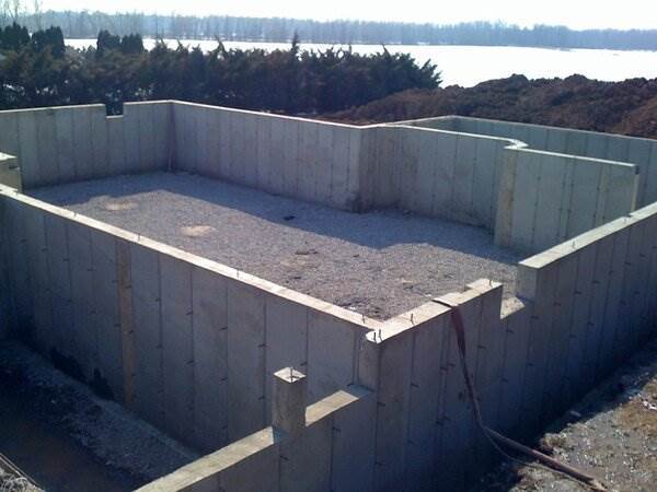 DrainCom Foundation Repair Toronto 4 Basement walls made of concrete